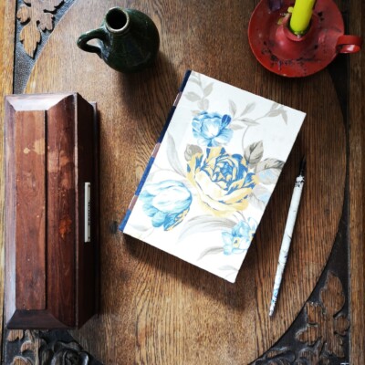 Blue Roses - vintage Leinen Skizzen-Journal